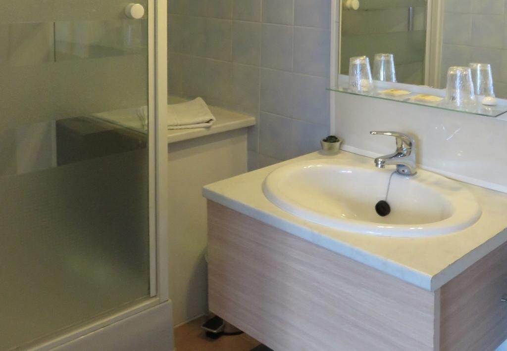 Le Relais Du Pont De Rhodes Hotel Frayssinet ห้อง รูปภาพ